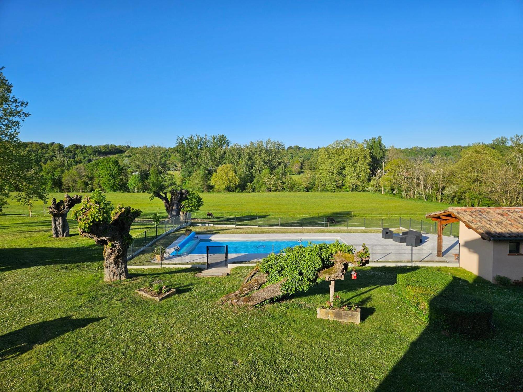 Domaine De Belcayre Bed & Breakfast Montauban Bagian luar foto